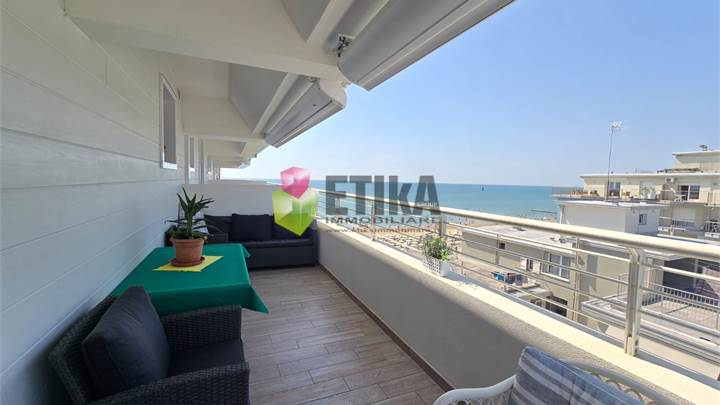 Jesolo Lido – top floor duplex penthouse facing the sea