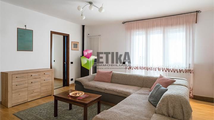 Tricamere biservizi con giardino